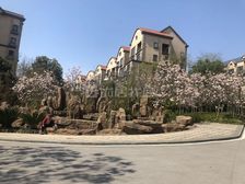 电梯洋房 龙盘湖世纪山水 128平 南北通透 69万