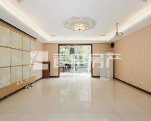 奥森公园西门 08年社区 1层带院 不临街 人车分流