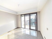 中建国贤府 2室2厅 精装洋房顶楼带露台 房东诚卖随时看房