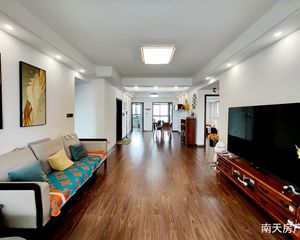 华城花园3室2厅2卫南朝向285.0万元/套出售
