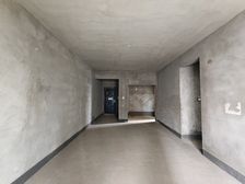 江北嘴新鸥鹏城一期 清水大四房 带协议 业主急售