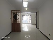 南北通透正弘美林苑4室2厅精装修