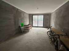 北港稀缺四房,一楼带院,146㎡118万送地下室