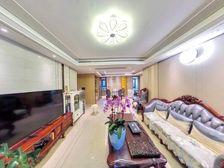 南北通透 绿地海珀云翡 4室4厅 精装修