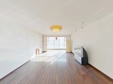 小区花园位置 板楼电梯南北通透四居室 三面朝南带地下产权车位