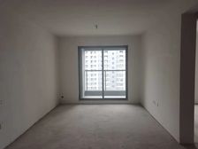 伊滨中轴,中梁百悦府均价7400,三室电梯房,随时看房