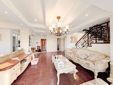 此房南北通格局,采光好 交通方便 精装修保养好