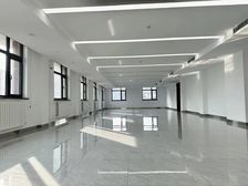 独栋6100平 临街 可冠名有燃气 车位充足 独立