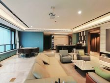 看重庆地标长嘉汇两江峯豪装大平层