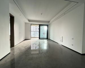保利湖光印4室2厅2卫南朝向460.0万元/套出售