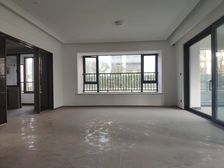 渝北区 万科翡翠公园二期 四房 350万