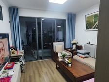 交通便捷 中间楼层 商圈成熟 医疗配套成熟