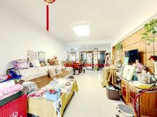 湖沁花园东区多层二楼 精装修自主大三房 有自行车独库