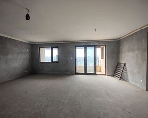 绿地东方公馆4室2厅2卫南朝向348.0万元/套出售