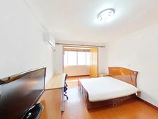 浦东世博,诚售好房,非顶楼,紧邻川杨河氧吧,一梯三户,价好谈