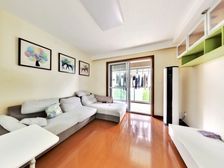 经典小三房,边套楼层好,精装修拎包入住,诚意出售,欢迎品鉴。