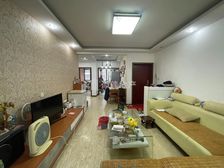 紧靠万达广场 美好上郡 多层3楼 送车库 双书包好房