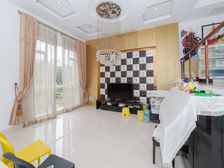 地铁口 纯别墅区 阳光花园 218平 精装修 拎包入住