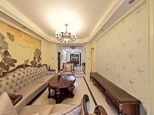 品质小区房东诚心出售装修精致位置好