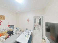 19号线旁边,一室半精装修,小区花园位置