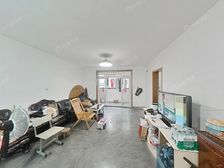 小区进出口 业主已卖掉两套房子 现差这一套了 地/铁/零距/