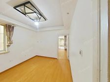 91年房龄,南北东边套带院子,全明全明,近同济,近宜川公园