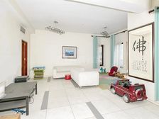 挑空客厅,开放式厨房餐厅,公园位置,视野开阔