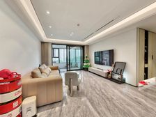 全新小区 三开间朝南 大阳台 落地窗 整体感觉很舒服