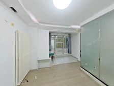 1号楼南北三居室,落地飘窗,满五,随时看房!诚心出售!