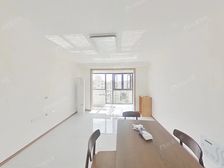 09年次新房 南北通透双阳台 业主已经重新装修