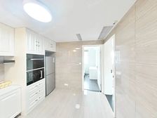 精装修拎包入住 有电梯 看房随时 诚心出售 价好谈 双学效