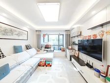 首层种花种草孩子的乐园 采菊东篱下的宁静与惬意 续写新的篇章