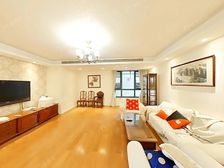 永新花苑南北通板式大二房,带产权车位,房东诚意出售看房方便!