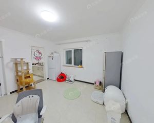 东坝·东泽园 商品房一居室 南向不临街 居住安静 满五