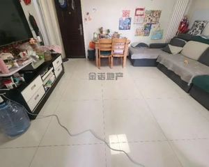 南华大街 总价低 两室一厅 精装 次顶层