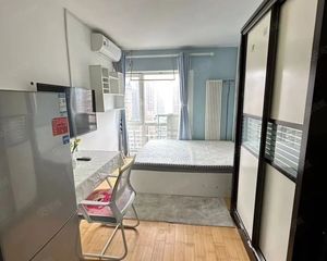 西城荣丰2008南向一居 低层精装 总价245万