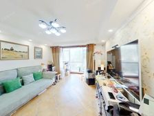 商品房 满五年 低总价精装两居 诚心出售 看房方便