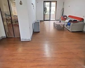 南向采光好 商圈成熟 满二 交通便利 临地铁 带电梯