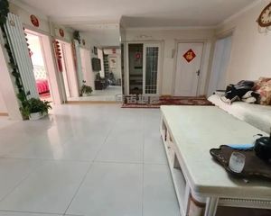 东关一区 电梯房 三层 精装三室双卫 南北通透