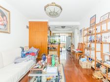 白金4楼,户型方正南北通2房,位置好,采光佳,诚售,欢迎品鉴