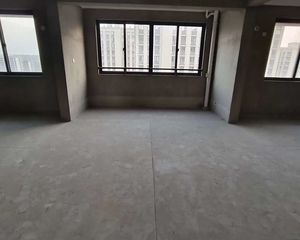 骆驼 临地铁 低密宜居 双卫生间 有电梯 次新房