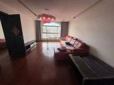 南大街电梯房 高层 南北通透 三居双卫 客厅通阳台户型