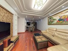 双轻轨南湖站+2012楼龄+标准三房双卫户型+朝中庭安静