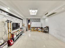 景城四期 带阳台四居带车位 无硬伤 随时签约