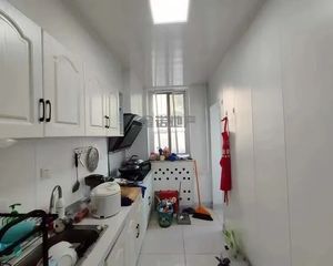 南华园四区 1层 客厅通阳台 精装三居 南北通透