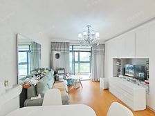 精装修南北通透大两房,带产权车位,看房随时有钥匙