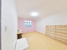 师大+中国,中间楼层,位置方便,房东诚意