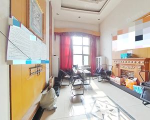 北五环别墅区上叠拼别墅,3加4层,客厅挑空设计,满五