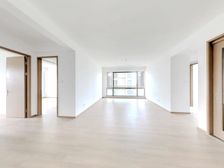 江望云著里边套次新房全新未入住位置佳靠河房东置换