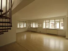 伊斯坦布尔贝伊奥卢(Beyo?lu)复式公寓,带宽敞露台